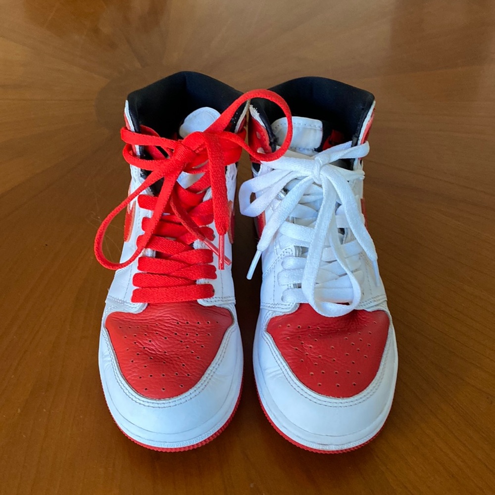 Nike Air Jordan hi top sneakers Boys 3.5